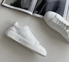 Женские кроссовки Balmain белые