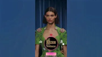 "Élégance Florale: BALMAIN Printemps-Été 2024 🌺✨" combi short pour l'été.